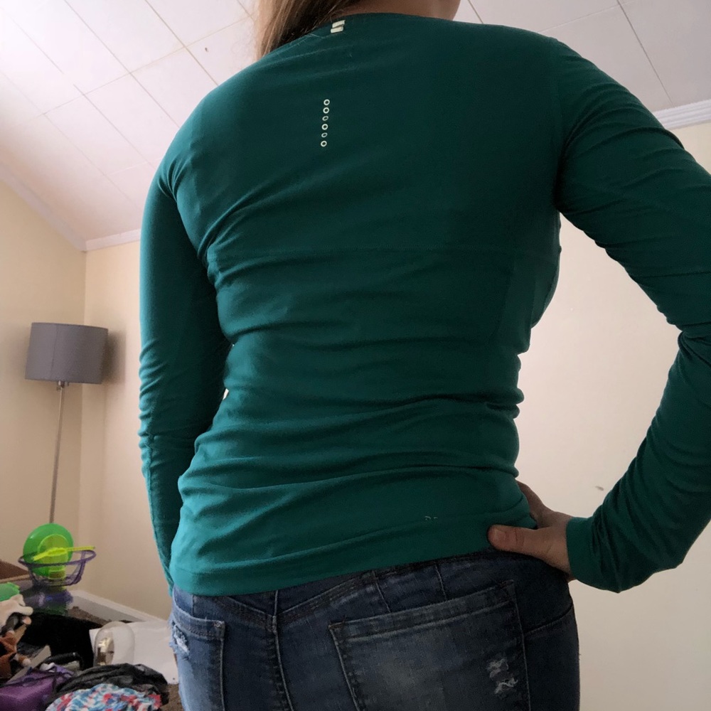 Top - Picture 2 of 2